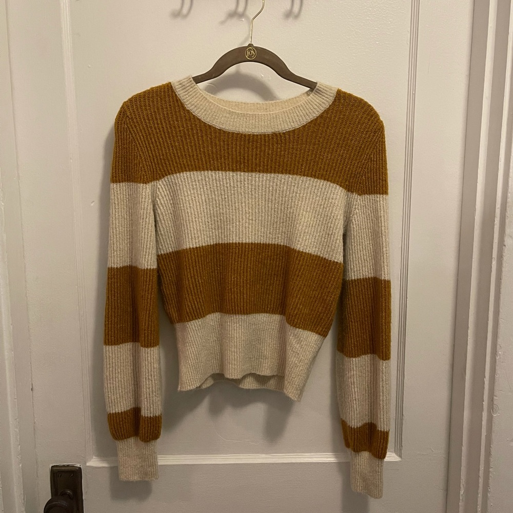 American Eagle Outfitters sweater